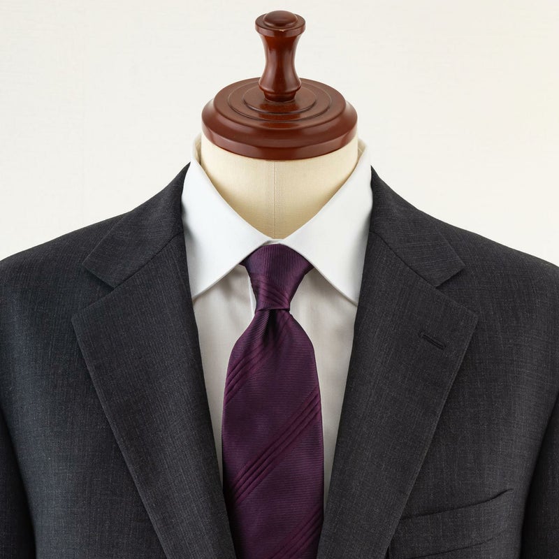 ROYTOUCHネクタイ ソリッド凹凸ストライプ・パープルのトルソー着用画像